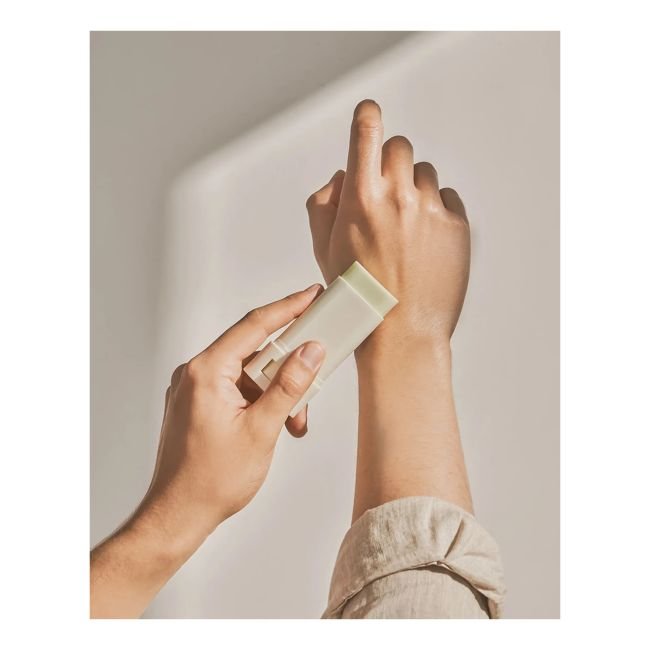 BEAUTY OF JOSEON SPF50+ PA ++++ MATTE SUN STICK MUGWORT + CAMELIA apsauginis pieštukas, 18 g. - Image 3
